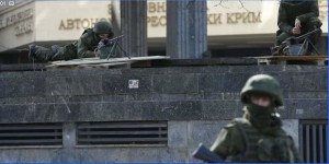 Російський солдат без пізнавальних ознак у Криму. 27.02.2013 р. 
